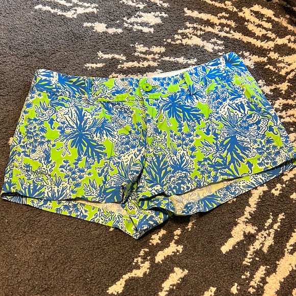 Lilly Pulitzer Walsh short size 10 - Picture 1 of 6